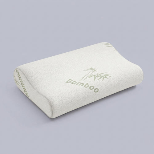 Almohada cervical compacta de rayón de bambú Brote, sobre fondo liso de estudio